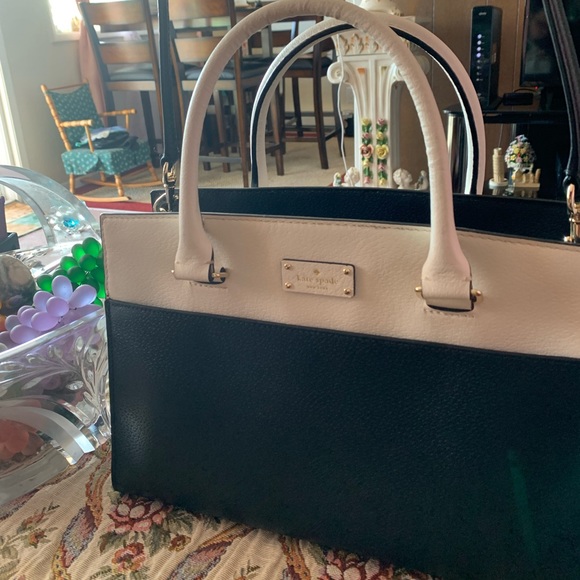 Women’s Kate Spade Purse - Picture 2 of 2